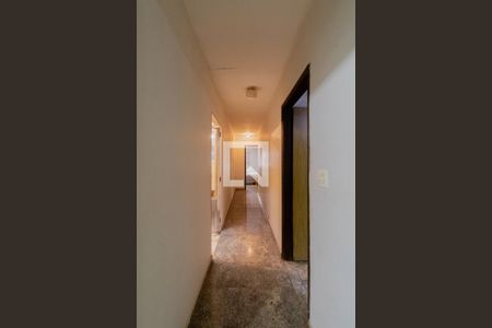 Casa à venda com 520m², 3 quartos e 8 vagasCorredor