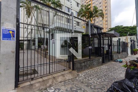 Apartamento para alugar com 80m², 1 quarto e 1 vagaFachada + Plaquinha 