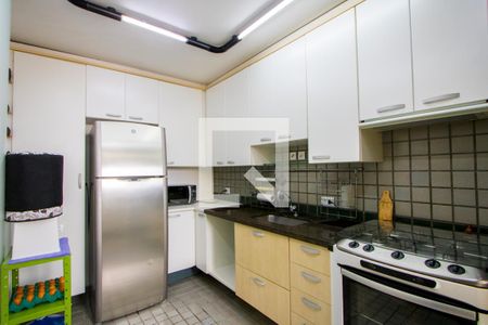 Apartamento para alugar com 70m², 2 quartos e 2 vagasCozinha