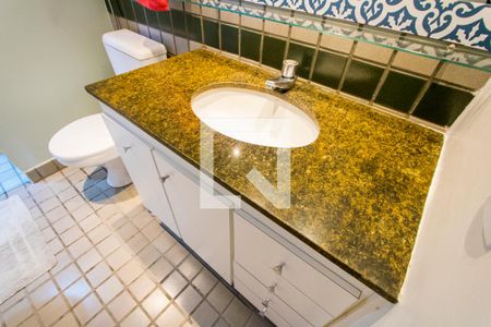 Apartamento para alugar com 70m², 2 quartos e 2 vagasBanheiro