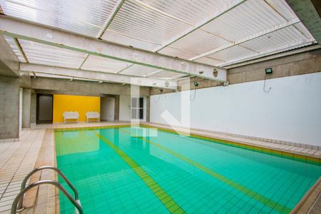 Apartamento para alugar com 70m², 2 quartos e 2 vagasÁrea comum - Piscina