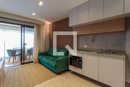 Sala/Cozinha de kitnet/studio para alugar com 1 quarto, 42m² em Indianópolis, São Paulo