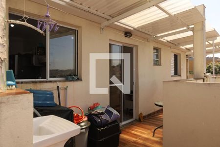 Apartamento à venda com 70m², 2 quartos e 1 vagaÁrea de Serviço