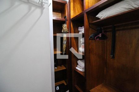 Closet de apartamento para alugar com 1 quarto, 43m² em Vila Nova Conceição, São Paulo