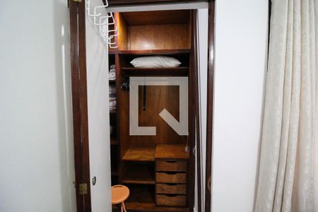Closet de apartamento para alugar com 1 quarto, 43m² em Vila Nova Conceição, São Paulo