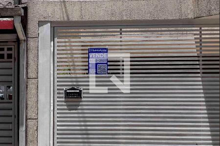 Casa à venda com 135m², 3 quartos e 4 vagas Casa à venda com 135m², 3 quartos e 4 vagasPlaca Banner Instalada na Fachada