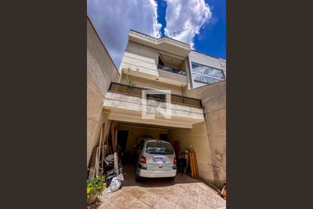 Casa à venda com 135m², 3 quartos e 4 vagas Casa à venda com 135m², 3 quartos e 4 vagasGaragem