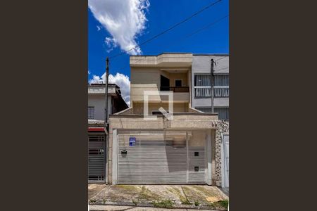 Casa à venda com 135m², 3 quartos e 4 vagas Casa à venda com 135m², 3 quartos e 4 vagasFachada