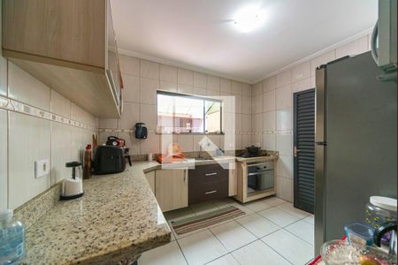 Casa à venda com 135m², 3 quartos e 4 vagas Casa à venda com 135m², 3 quartos e 4 vagasCozinha