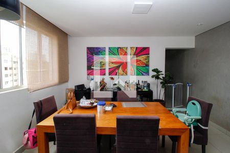 Apartamento à venda com 120m², 2 quartos e 2 vagasCopa