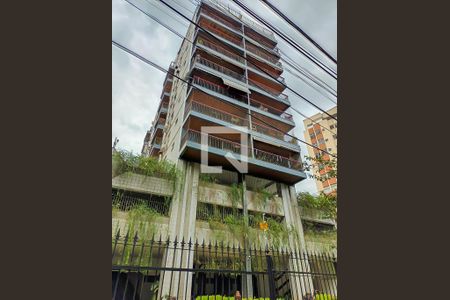 Apartamento à venda com 105m², 3 quartos e 2 vagasFachada