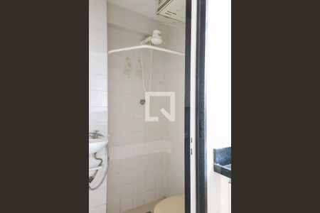 Apartamento à venda com 105m², 3 quartos e 2 vagasBanheiro de Serviço