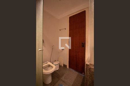 Apartamento à venda com 140m², 3 quartos e 2 vagas Apartamento à venda com 140m², 3 quartos e 2 vagasBanheiro social