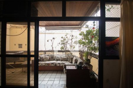 Apartamento à venda com 140m², 3 quartos e 2 vagas Apartamento à venda com 140m², 3 quartos e 2 vagasVaranda da Sala