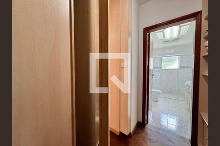 Casa à venda com 539m², 4 quartos e 5 vagasCloset suíte master 