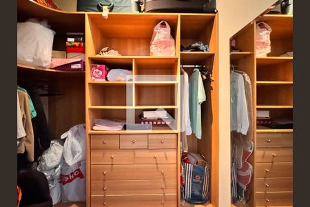 Casa à venda com 539m², 4 quartos e 5 vagasCloset suite 3