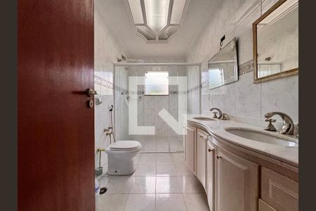 Casa à venda com 539m², 4 quartos e 5 vagasBanheiro suíte master 