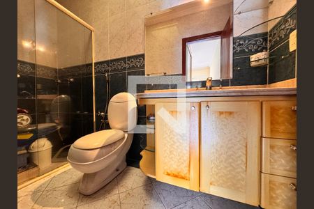 Casa à venda com 539m², 4 quartos e 5 vagasBanheiro da suíte 3