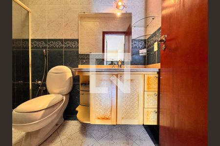 Casa à venda com 539m², 4 quartos e 5 vagasBanheiro da suíte 3