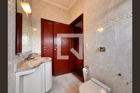 Casa à venda com 539m², 4 quartos e 5 vagasBanheiro suíte 1