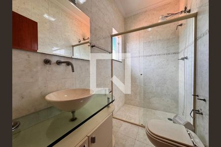 Casa à venda com 539m², 4 quartos e 5 vagasBanheiro suíte 2