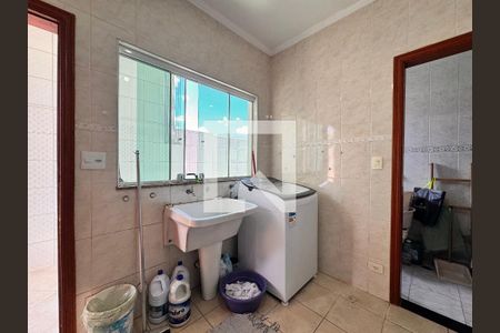 Casa à venda com 539m², 4 quartos e 5 vagasLavanderia 