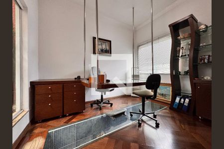 Casa à venda com 539m², 4 quartos e 5 vagasEscritório 