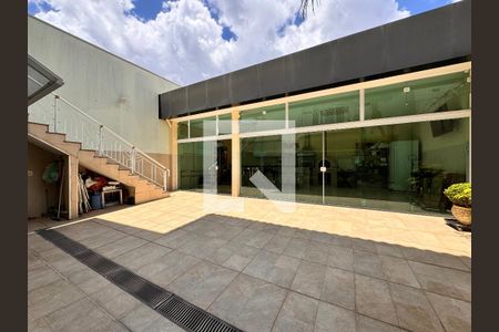 Casa à venda com 539m², 4 quartos e 5 vagasQuintal 