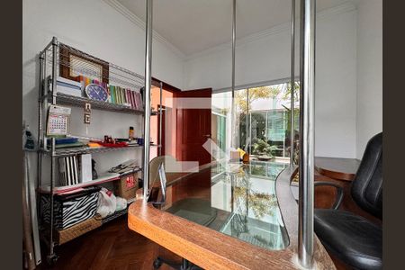 Casa à venda com 539m², 4 quartos e 5 vagasEscritório 