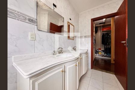 Casa à venda com 539m², 4 quartos e 5 vagasBanheiro suíte master 