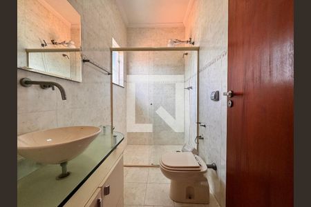 Casa à venda com 539m², 4 quartos e 5 vagasBanheiro suíte 2