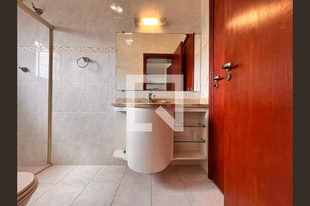 Casa à venda com 539m², 4 quartos e 5 vagasBanheiro suíte 1