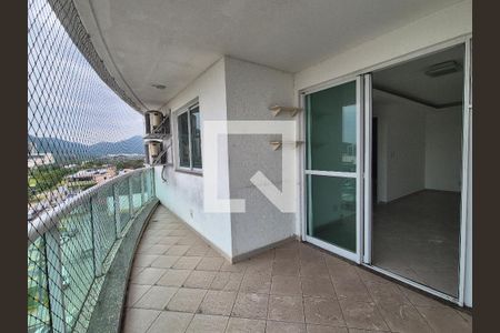 Apartamento à venda com 83m², 3 quartos e 2 vagas Apartamento à venda com 83m², 3 quartos e 2 vagasVaranda