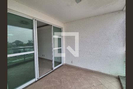 Apartamento à venda com 83m², 3 quartos e 2 vagas Apartamento à venda com 83m², 3 quartos e 2 vagasVaranda