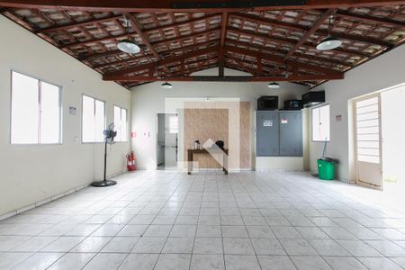 Apartamento para alugar com 47m², 2 quartos e 1 vaga Apartamento para alugar com 47m², 2 quartos e 1 vagaÁrea comum - Salão de Festas