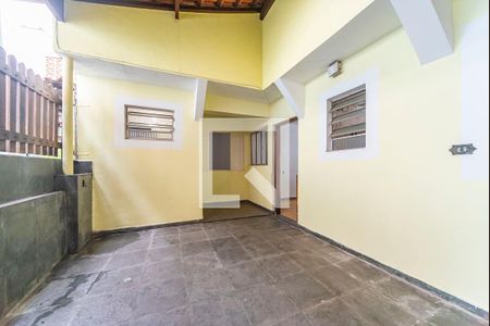 Casa para alugar com 50m², 2 quartos e sem vagaÁrea de Serviço Quintal e Churrasqueira