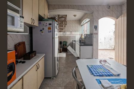 Casa à venda com 200m², 3 quartos e 2 vagasCozinha