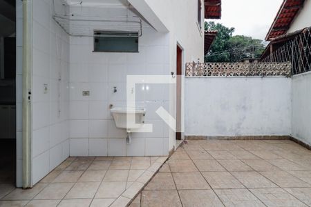 Casa à venda com 92m², 3 quartos e 2 vagas Casa à venda com 92m², 3 quartos e 2 vagasÁrea de Serviço