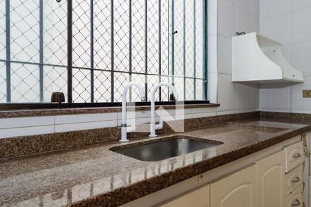 Casa à venda com 92m², 3 quartos e 2 vagas Casa à venda com 92m², 3 quartos e 2 vagasCozinha