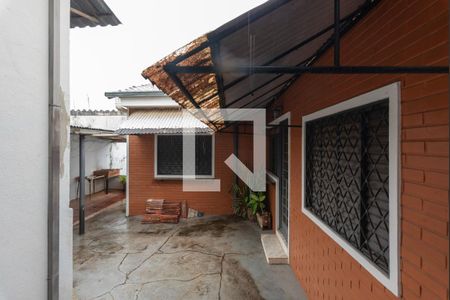 Casa à venda com 250m², 4 quartos e 5 vagas Casa à venda com 250m², 4 quartos e 5 vagasQuintal