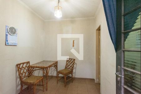 Casa à venda com 250m², 4 quartos e 5 vagas Casa à venda com 250m², 4 quartos e 5 vagasCasa 2- Sala