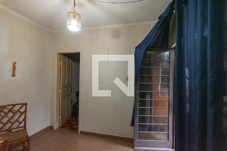 Casa à venda com 250m², 4 quartos e 5 vagas Casa à venda com 250m², 4 quartos e 5 vagasCasa 2- Sala
