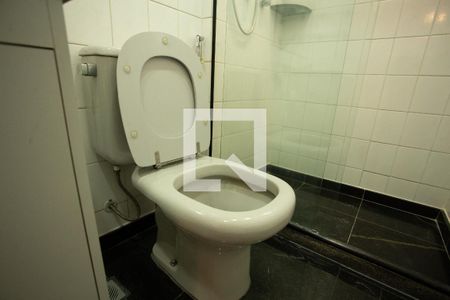 Apartamento para alugar com 68m², 2 quartos e 1 vaga Apartamento para alugar com 68m², 2 quartos e 1 vagaBANHEIRO