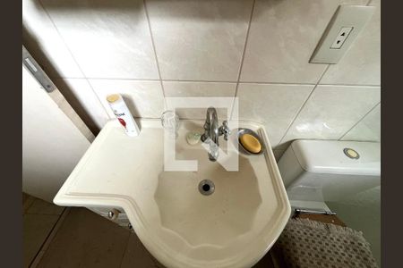 Casa à venda com 212m², 4 quartos e 3 vagas Casa à venda com 212m², 4 quartos e 3 vagasBanheiro da Suíte