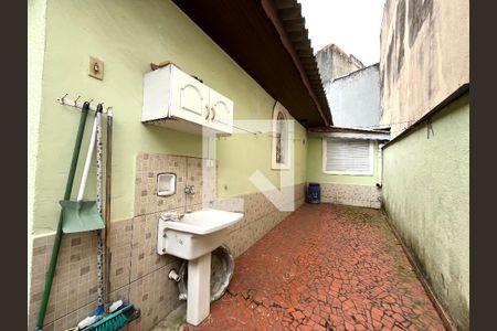 Casa à venda com 212m², 4 quartos e 3 vagas Casa à venda com 212m², 4 quartos e 3 vagasEdícula