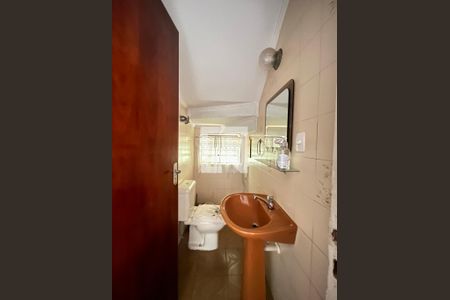 Casa à venda com 212m², 4 quartos e 3 vagas Casa à venda com 212m², 4 quartos e 3 vagasLavabo