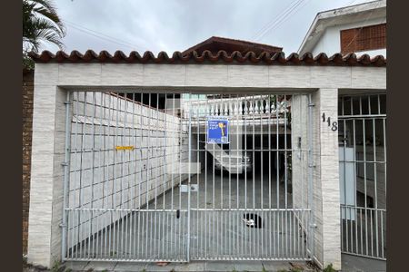 Casa à venda com 212m², 4 quartos e 3 vagas Casa à venda com 212m², 4 quartos e 3 vagasFachada
