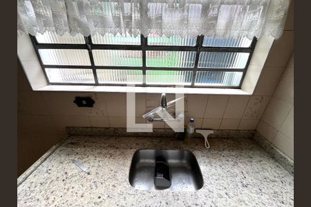 Casa à venda com 212m², 4 quartos e 3 vagas Casa à venda com 212m², 4 quartos e 3 vagasCozinha