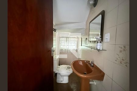 Casa à venda com 212m², 4 quartos e 3 vagas Casa à venda com 212m², 4 quartos e 3 vagasLavabo