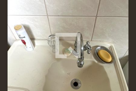 Casa à venda com 212m², 4 quartos e 3 vagas Casa à venda com 212m², 4 quartos e 3 vagasBanheiro da Suíte